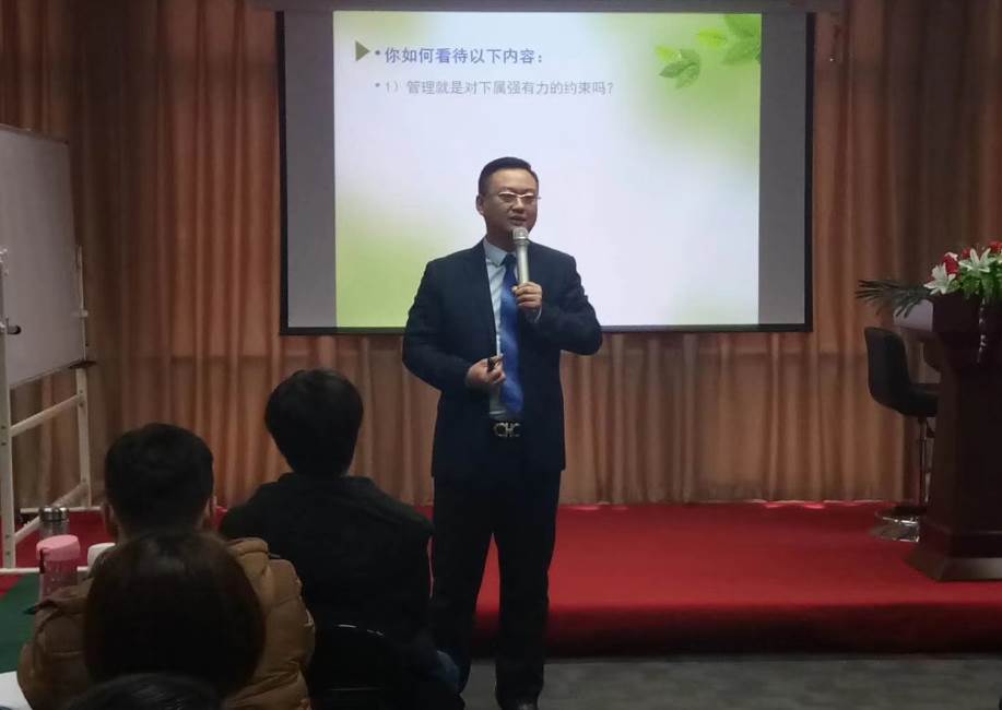 凌江左——大型集团高管，外企500强高管，多家央企导师，高级研究员