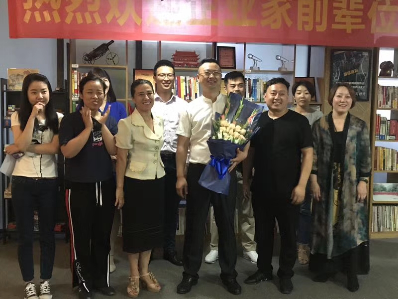 凌江左——大型集团高管，外企500强高管，多家央企导师，高级研究员